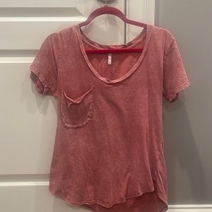 Pink washed v neck t shirt with pocket